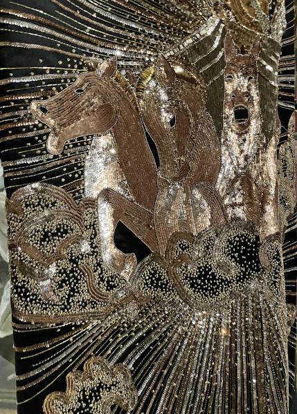 Daniel roseberry pour schiaparellihaute couture printemps ete 2022 chevaux